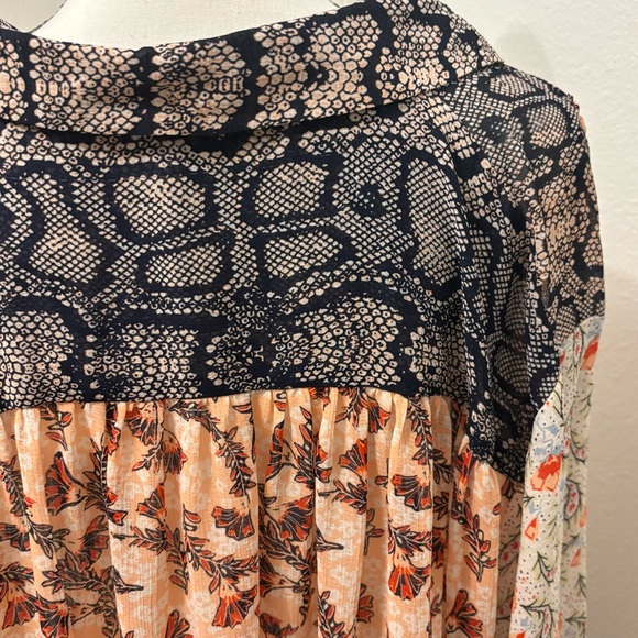 1. Free People Dani Button Down Blouse Top Floral Paisley - Picture 7 of 9